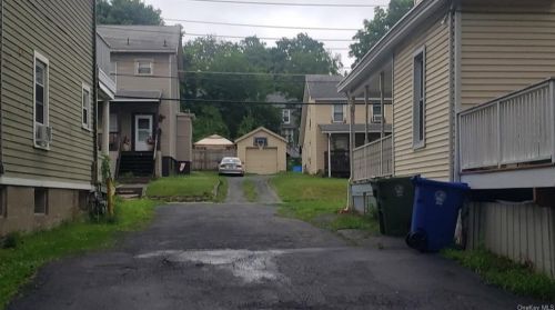112 Academy Ave, Middletown, NY 10940-5212