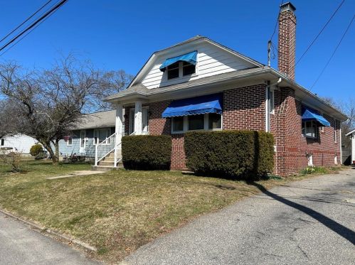 58 Palm Blvd, Warwick, RI 02888-1813