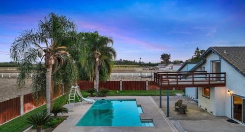 1812 Golf Rd, Turlock CA  95380-9746 exterior