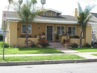 1706 81st St, Los Angeles, CA 90001-3419