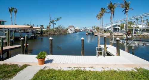 3450 1st Ave, Saint James City, FL 33956-2001