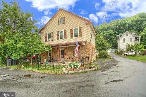 150 Alcoa St, West Cressona, PA 17929-1211