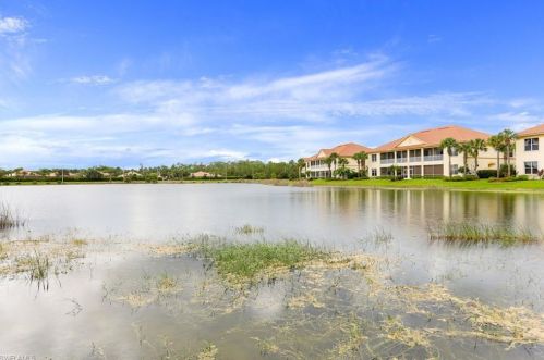 7835 Clemson St, Naples, FL 34104-5349