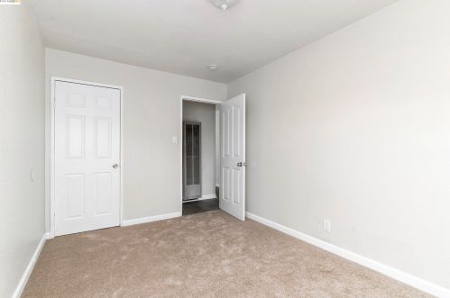 1122 89th Ave, Oakland CA  94621-1120 exterior