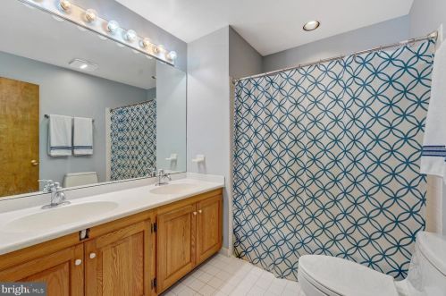 813 Marlboro Spring Rd, Kennett Sq PA  19348-1313 exterior