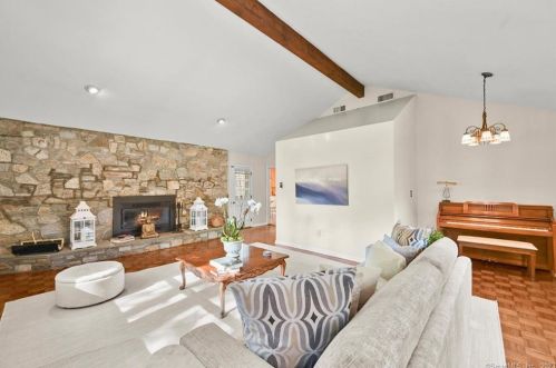 41 Cranbury Rd, Norwalk CT 06851-2649 exterior