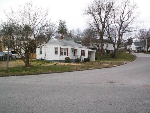 101 Verne Blvd, Danville, VA 24540-2203