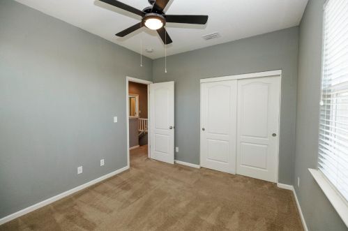 17122 Pacific Oak Ln, Lathrop CA  95330-8526 exterior