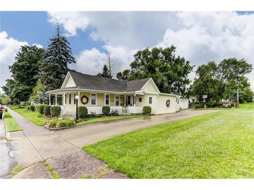 146 Hill St, Brookville, OH 45309-1443