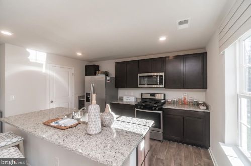 179 Winifred Dr, Hanover PA  17331 exterior