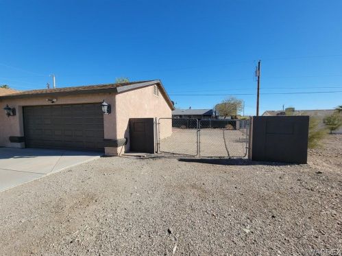 830 Falcon Dr, Lake Havasu City, AZ 86403-3719