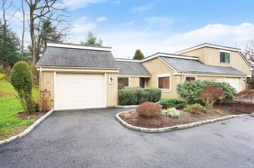 20 Heritage Hills Dr, Somers Town, NY 10589-3184