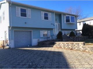 76 Picariello Dr, Haverstraw, NY 10927-1041