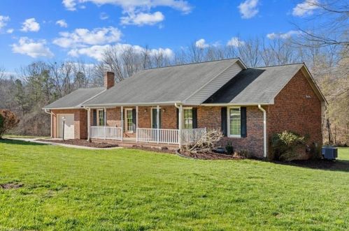 3549 Wall Rd, Greensboro, NC 27407-9727