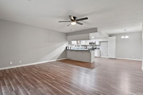 43816 Palm Vis Ave, Lancaster CA 93535-4422 exterior