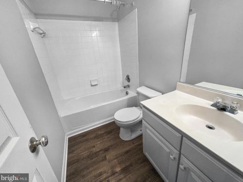 2449 Sugar Mill Way, Herndon VA  20171-3069 exterior