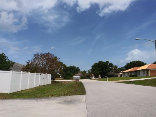 2218 Adobe St, Fort Pierce, FL 34952-4910