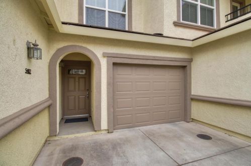 5482 Tares Cir, Elk Grove CA  95757-4361 exterior