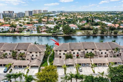 270 Captains Walk, Delray Beach FL  33483-8087 exterior