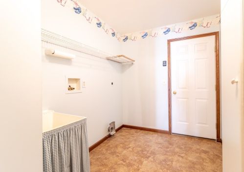 1084 Timberwood Dr, Beaver Falls PA 15010-1614 exterior