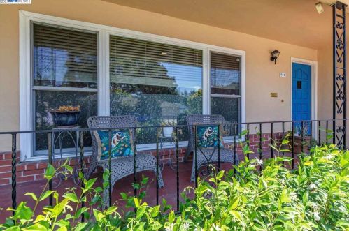 900 Ramona Way, San Leandro, CA 94577-3727