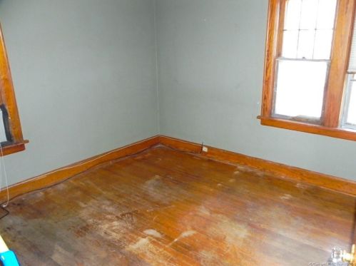 8 Lockwood Ln, Norwalk CT  06851-5818 exterior