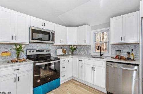 15 Shenandoah Cres, Wharton NJ  07885-2910 exterior