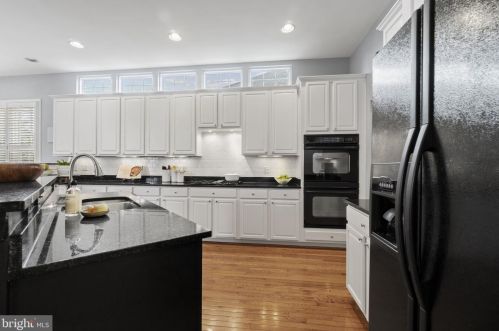 9012 Virginia Ter, Lorton VA  22079-3251 exterior