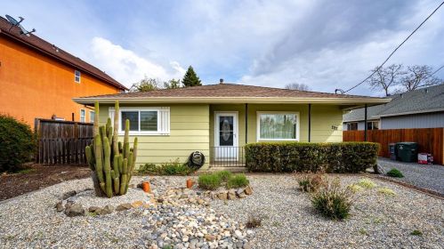 222 Brittain Ln, Santa Rosa, CA 95401-9003