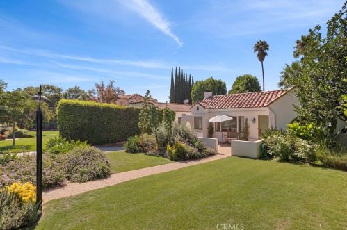 2028 Rangeview Dr, Glendale, CA 91201-1157