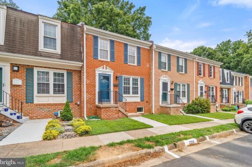 2356 Horseferry Ct, Herndon VA 20191-2733 exterior