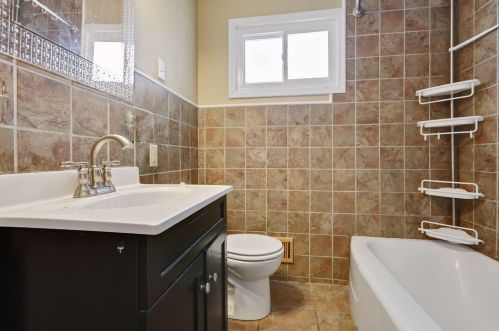 319 Clarence St, Saint Paul MN 55106-6521 exterior