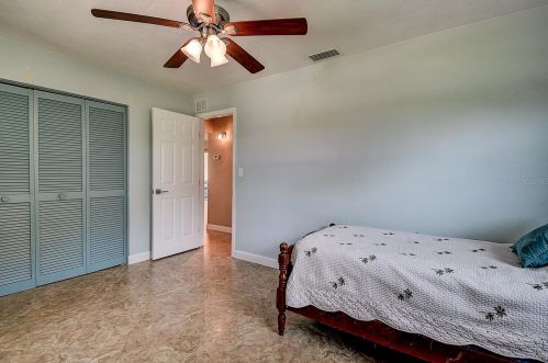 2579 60th Ave, Saint Petersburg FL  33712-5219 exterior