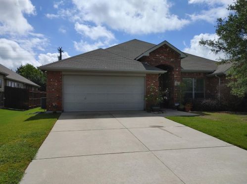 526 Westminster Dr, Midlothian TX  76065-8726 exterior