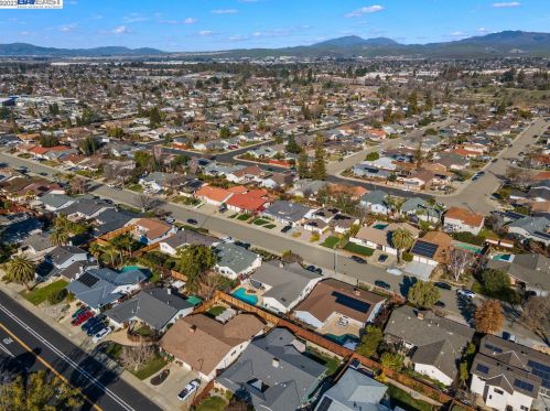 1455 Hudson Way, Livermore CA  94550-5550 exterior