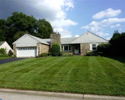 8103 Heacock Ln, Wyncote, PA 19095-1818