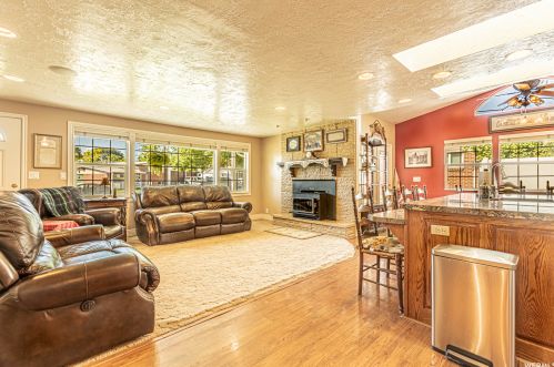 293 350, West Kaysville UT  84037-2417 exterior
