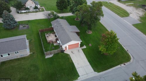 21 10th Ave, Erdahl, MN 56531-4626