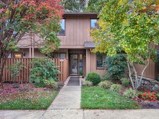 457 Crowfields Dr, Asheville NC  28803-3284 exterior