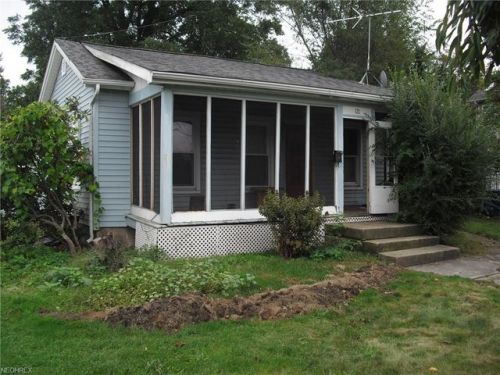 121 Spring St, Vermilion, OH 44001-1611