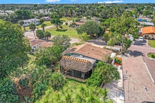 2263 Spruce St, Naples FL  34112-4652 exterior