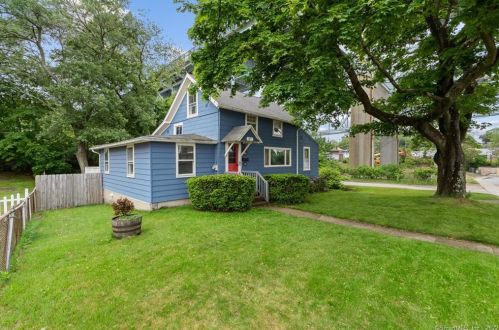 87 Fairview Ave, Groton, CT 06340-3313