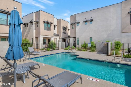 8340 Mcdonald Dr, Scottsdale AZ 85250-6220 exterior