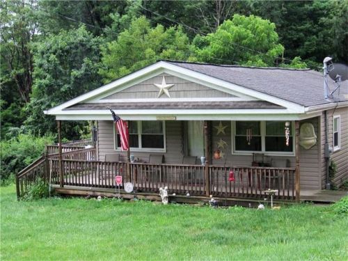 588 Shaffer Rd, Hookstown, PA 15050-1214