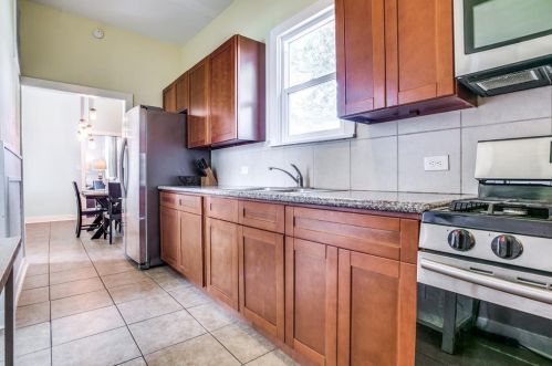 2511 Bernardo De Galvez Ave, Galveston TX 77550 exterior