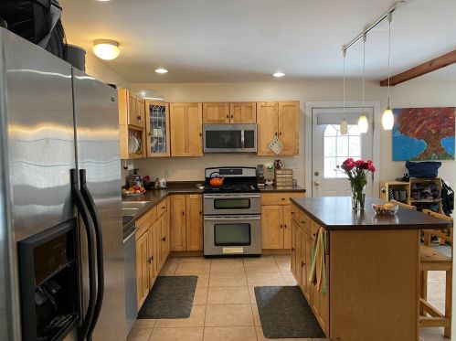 61 Thorndike Rd, Weare NH  03281-4549 exterior