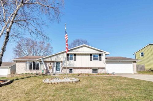 554 Tyrolian Dr, Green Bay, WI 54302-5140