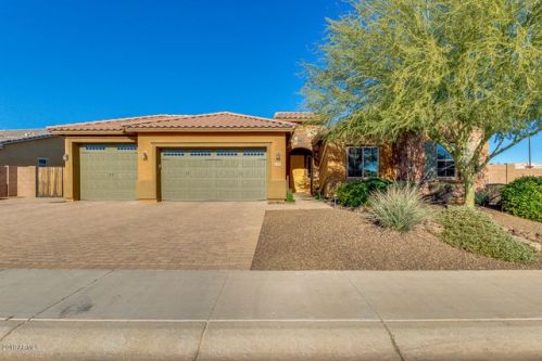 2718 Orion St, Mesa, AZ 85213-1902