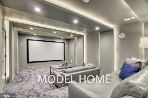 2242 Highland Ave, Falls Church VA  22046-2208 exterior