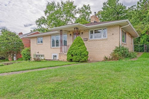 2208 Hemlock Dr, Mckeesport, PA 15131-1910